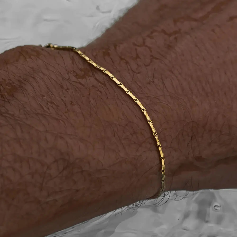 FINE LINE BRACELET